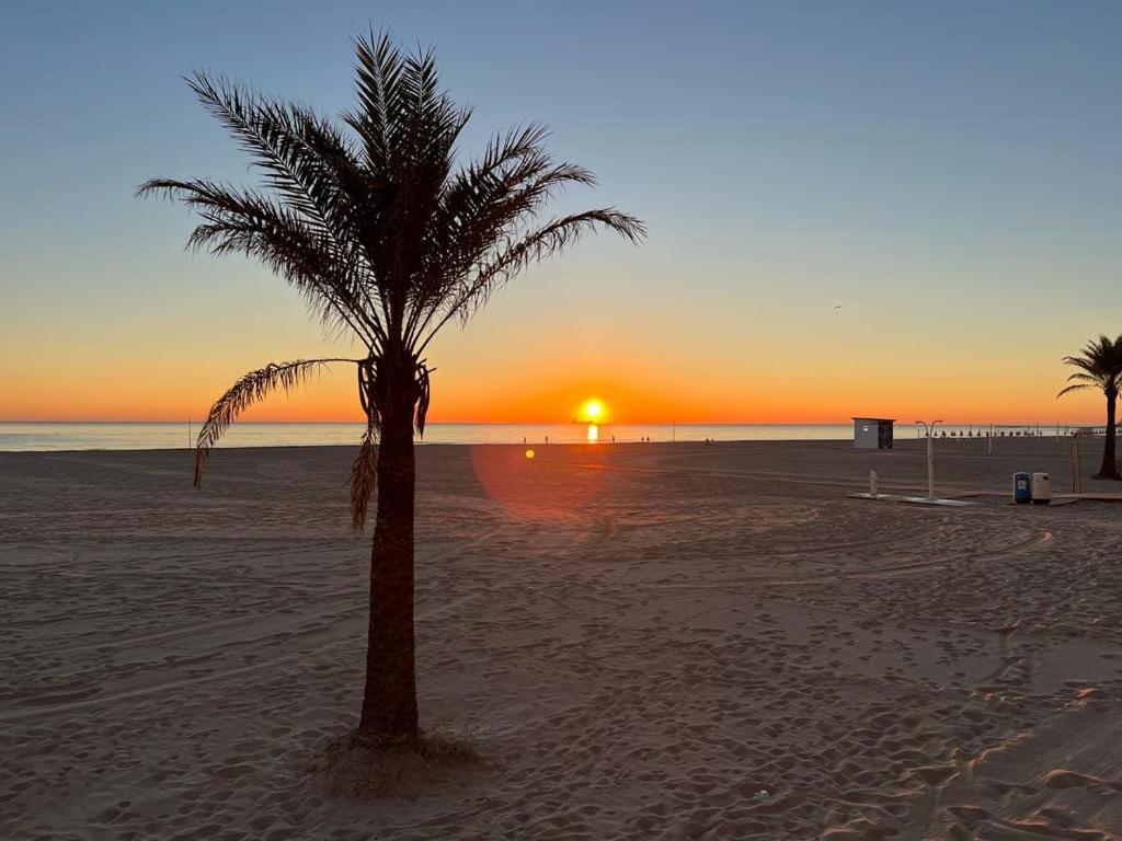 Apartamento 1ª Linea De Playa - Con Piscina Y Parking Playa de Gandia Luaran gambar