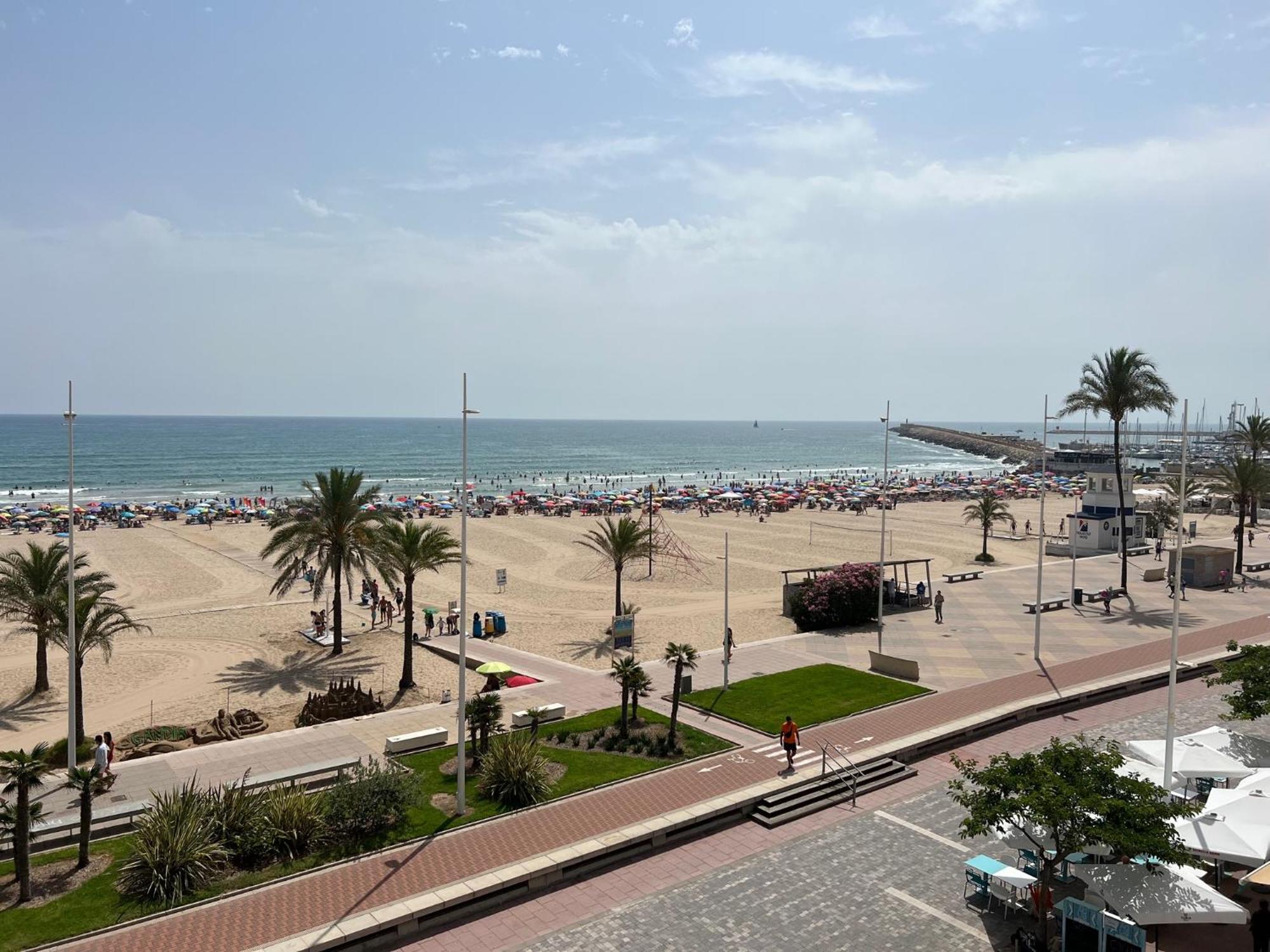 Apartamento 1ª Linea De Playa - Con Piscina Y Parking Playa de Gandia Luaran gambar